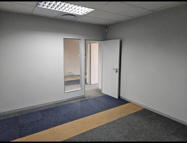 BUSINESS PROPERTY TO RENT IN WOODMEAD